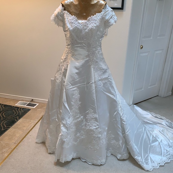 David’s Bridal Ivory Wedding Dress